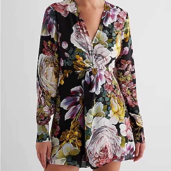 NWT Express Floral V-Neck Long Sleeve Twist Front Romper - Picture 6 of 7